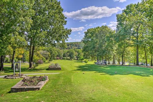 Branson Condo with Patio and Pool Access on Golf Course - image 42