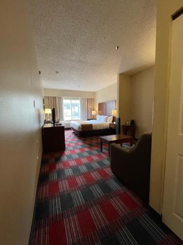 Comfort Suites Near Vancouver Mall