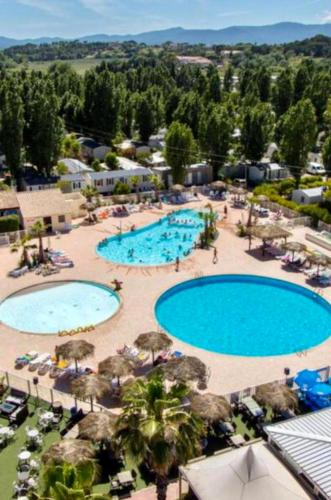 A szálláshely kívülről, Magic Mobile Montourey, 3 chambres, 2 salles de bain, piscine disponible sur place in Cais