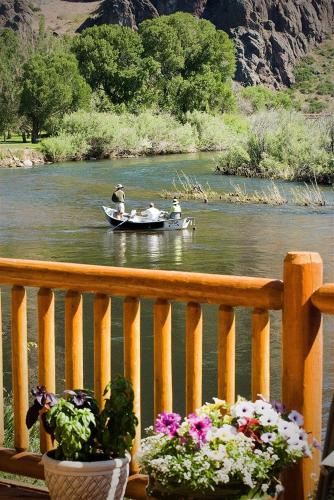 River's Bend Lodge in Kaskada (MT)