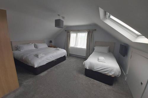 Tievebane Luxury Accommodation, Burnfoot by Wild Atlantic Wanderer