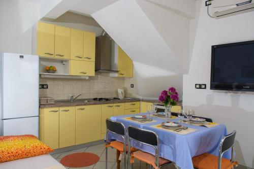Apartments by the sea Rogoznica - 12820, Rogoznica (photo 10)