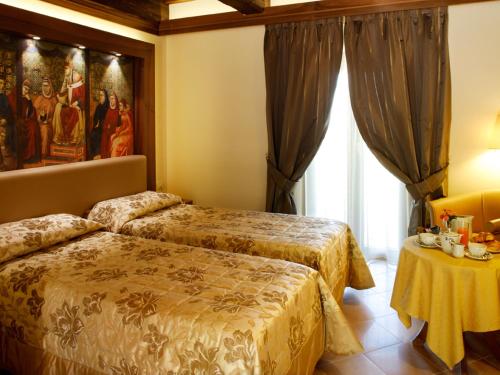 Superior Double Room image 5