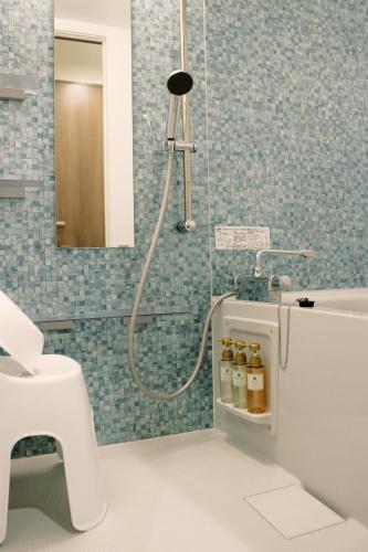 Standard Double Room image 8