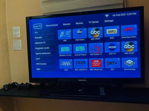 Staycation NETFLIX WIFI THOUSAND CABLE CHANNELS GAMES AND BOARD GAMES FIBER NET COZY COMFY STAY RELAX, Manila (fotografie 10)