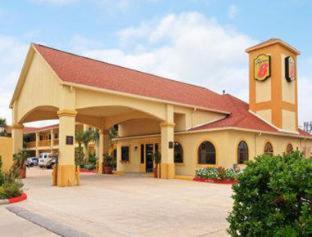 Super 8 By Wyndham Houston Hobby Airport South