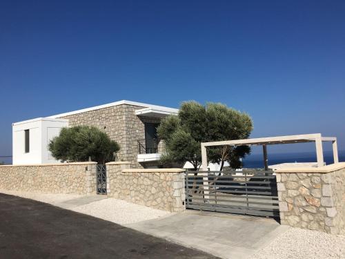 Sea view Villa in Kalythies with Private Pool near 3 Beaches