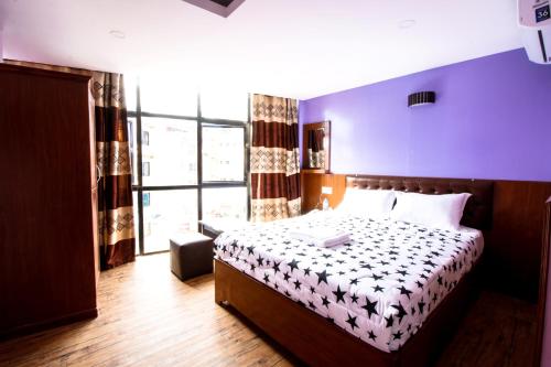 Deluxe Double or Twin Room image 3