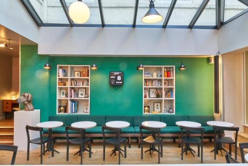 Location g�te, chambres d'hotes Le Basile H&ocirc;tel dans le d�partement Paris 75