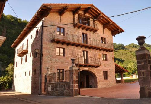 Casa rural Barbenea I y II - Accommodation - Oronoz-Mugaire