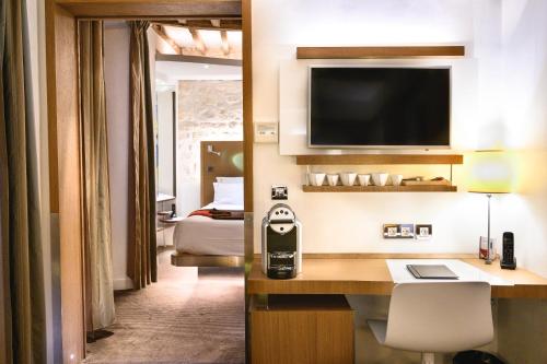 hotel photo