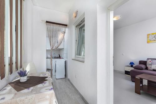 Apartment image 6