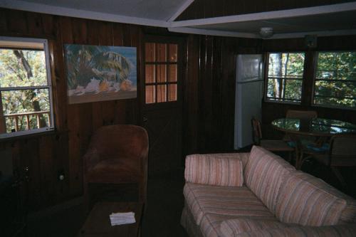 Cabin Deck House - Formidable Cabin in Laurel Island