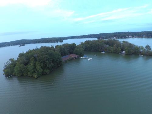 Cabin Deck House - Formidable Cabin in Laurel Island