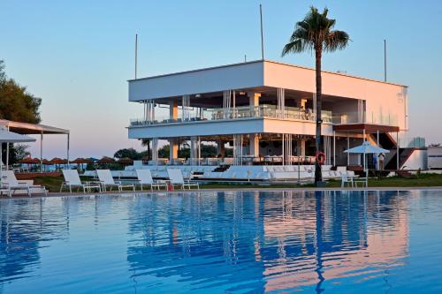 So White Club Resort - image 2