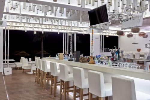 So White Club Resort - image 6