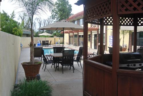 Best Western Town & Country Lodge in Tulare