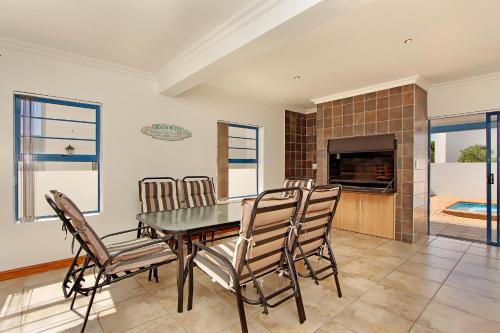 Oyster Retreat in Calypso Beach