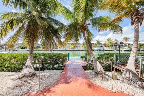 Breezy Palms & Tropical Charm in Key Colony Beach, USA