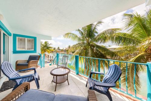 Breezy Palms & Tropical Charm in Key Colony Beach, USA