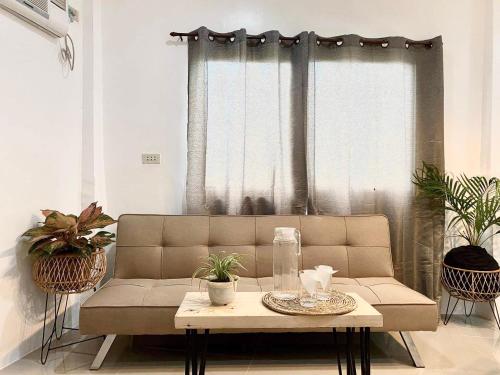 Best studio flat w/ NETFLIX near airport and beach!, Mactan (foto 5)