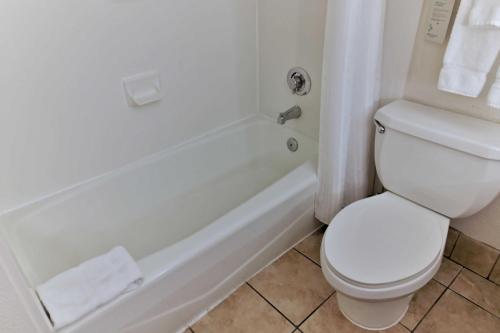 Wyndham Garden Summerville - image 28