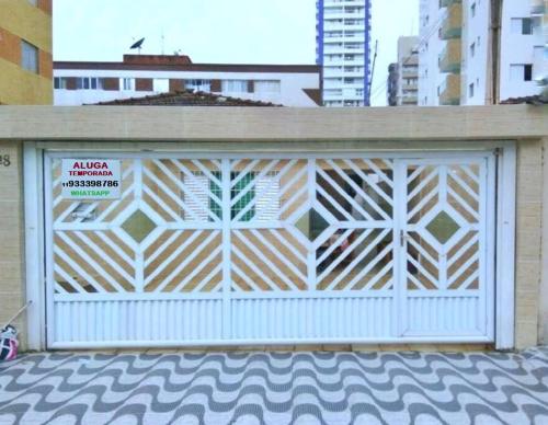 Casa Praia Grande WIFI 2dorm 2ban 2carr churrasq 400mts da praia Tupi