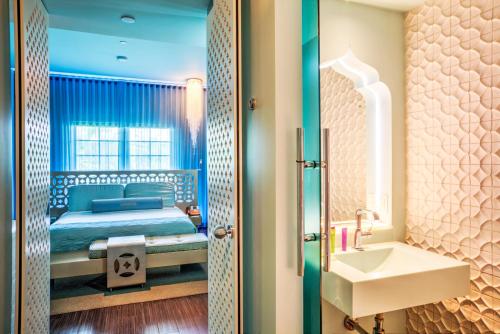 Dream South Beach - image 9