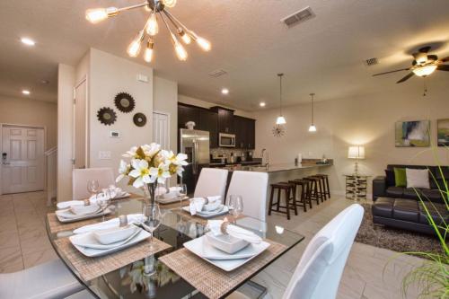 Storey Lake-4 Bedroom Townhome w/Splashpool-1633ST - image 8
