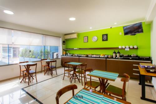 ห้องอาหาร, VOA Convenience Hotel in จันเดีย