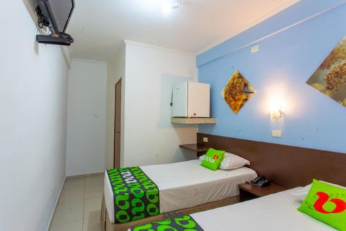 2 twin beds