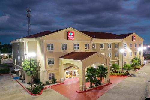 Comfort Suites - Tomball - image 10