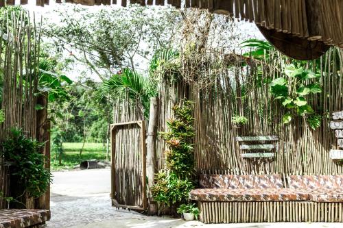 Ganesh Hostel & Shivas Bungalows