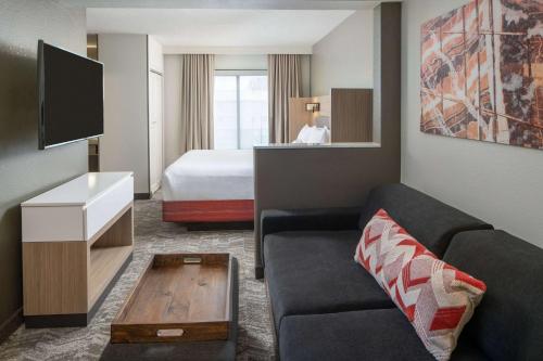 Sonesta Select Nashville Airport Suites