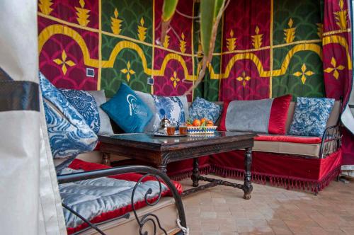 Riad Merzouga – Marrakech, KY
