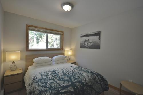 Two-Bedroom Oceanfront Cottage with Jacuzzi