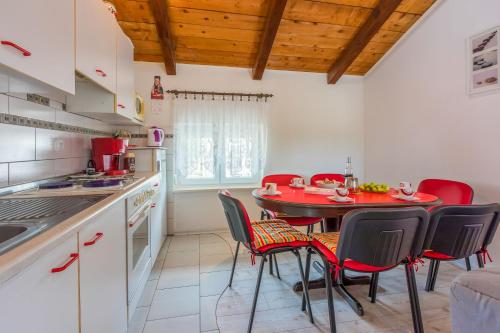 Apartments Ledy