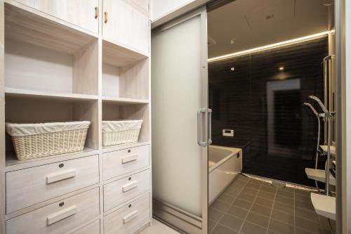 Bathroom, Temple Hotel 正暦寺 in Ayabe