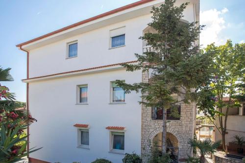 Apartments Jaksa - image 12