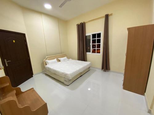 Studio Apartment image 4