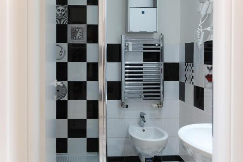 White Vatican - image 7