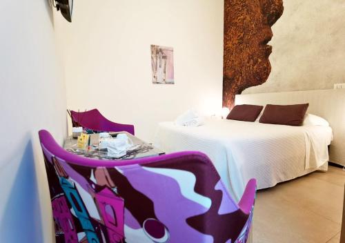 Artistic Charming House - image 2