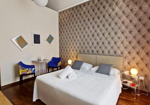 Artistic Charming House - image 14