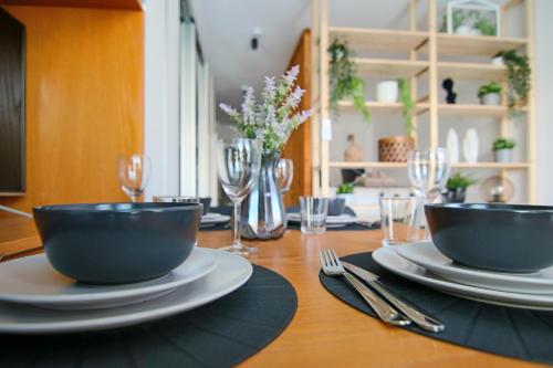 Restaurant, Phaedrus Living Seaside Luxury Flat Athina 123 in Paphos