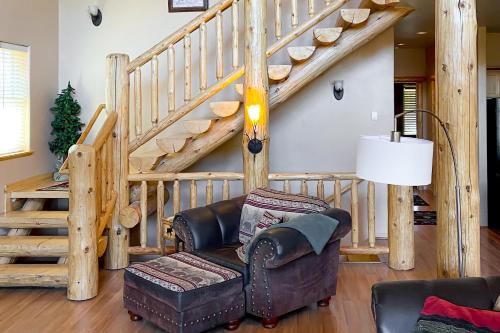 Riverside Estate - 3262 Sq Ft - Private Hot Tub home - image 6
