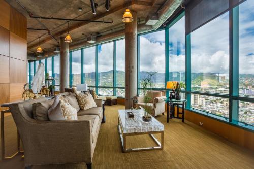 Grand Penthouse with Epic Views Pools & Hot Tubs condo - image 9