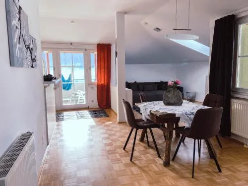Ferienwohnung Karasek mit Seeblick in Sattendorf, Österreich