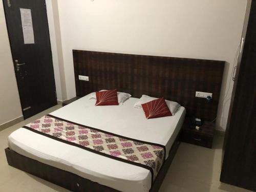 LCPL Rooms Near sahara hospital