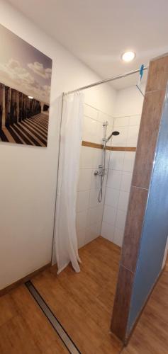 Bathroom, Ferienwohnung 2 mittig in Vogtareuth Rinser in Vogtareuth