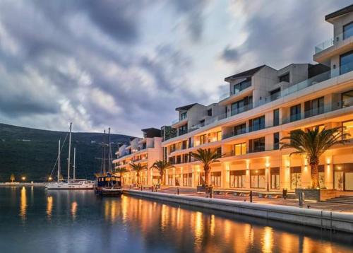 Blue Sea in Denovici